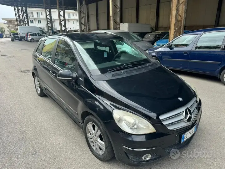 Mercedes-Benz B 160 2011 photo 3