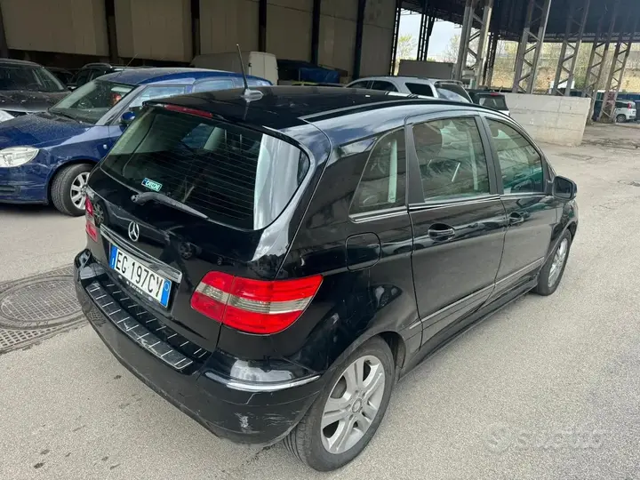 Mercedes-Benz B 160 2011 photo 5