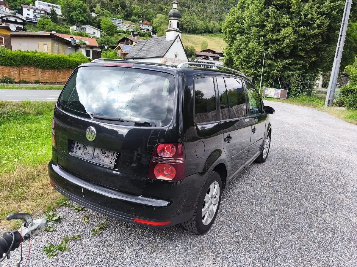 Volkswagen Touran 2008 photo 3