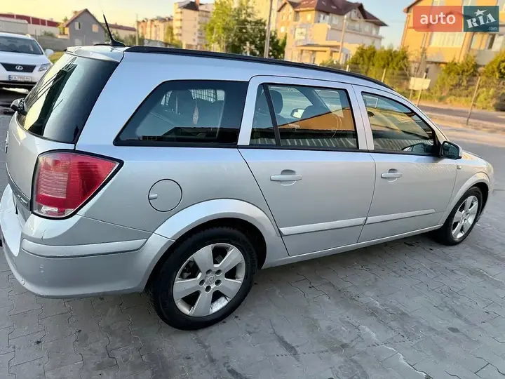 Opel Astra 2005 photo 2