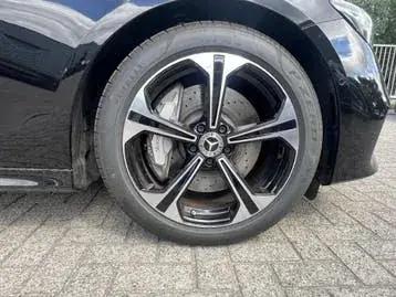 Mercedes-Benz E-Class 2024 photo 3