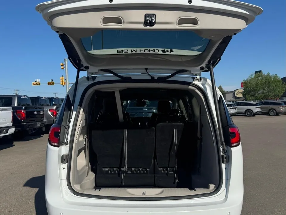 Chrysler Pacifica 2023 photo 5