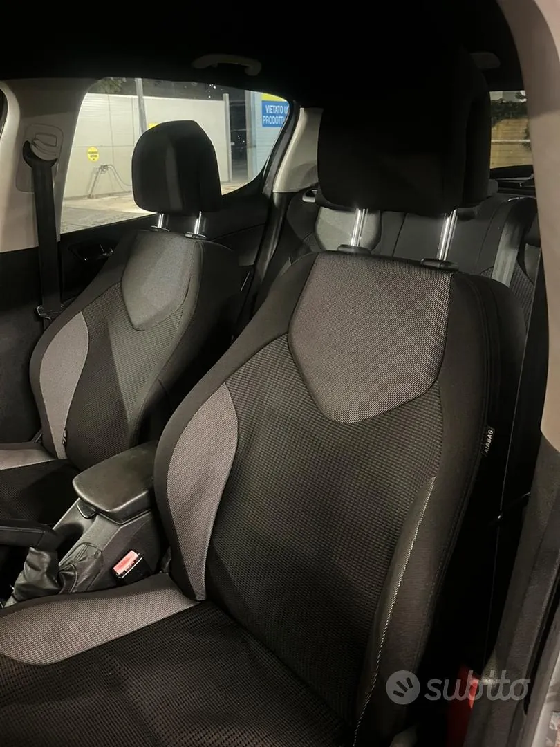 Peugeot 308 2008 photo 5