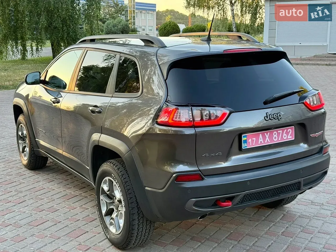 Jeep Cherokee 2018 photo 3