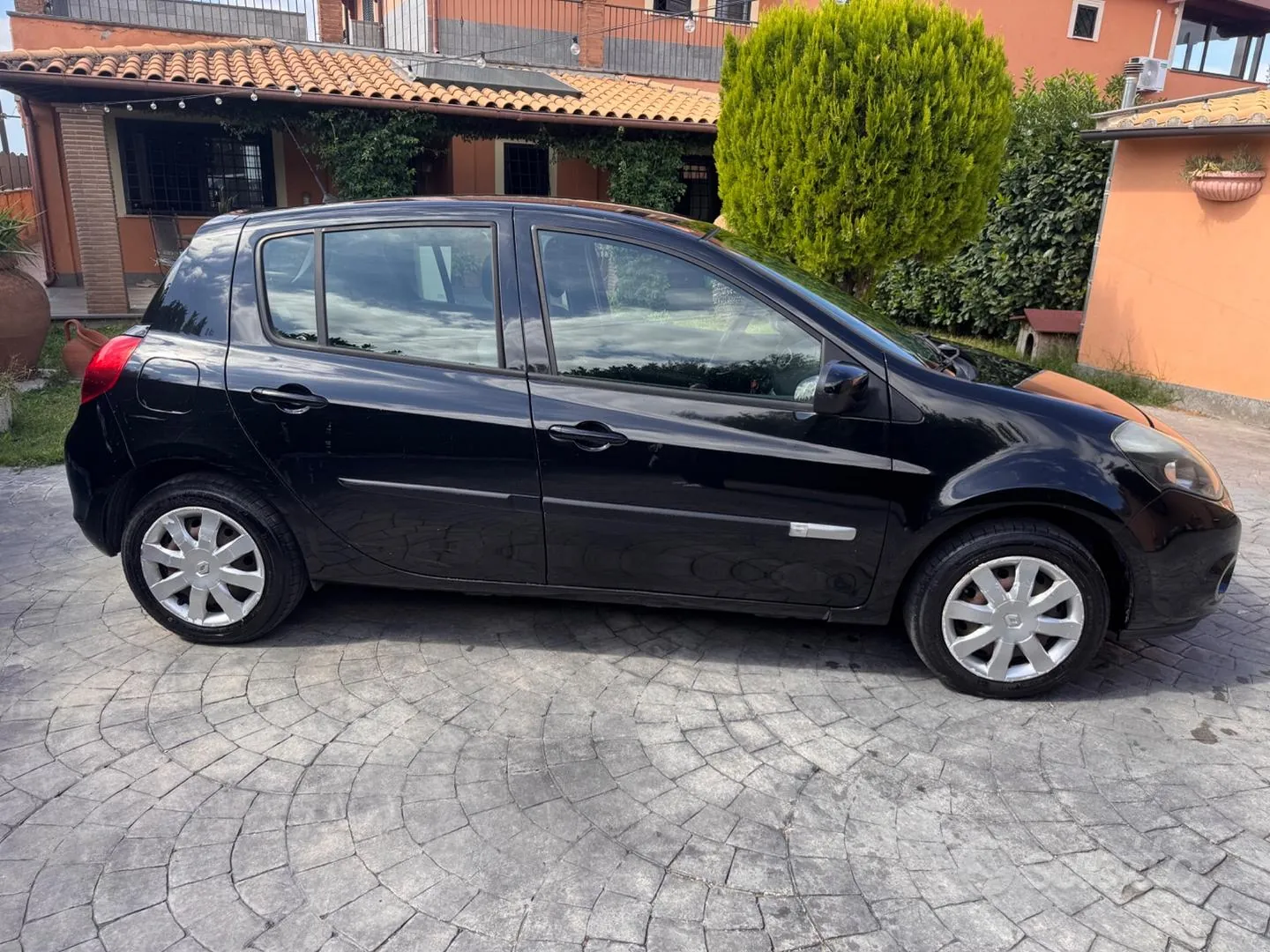 Renault Clio 2012 photo 4