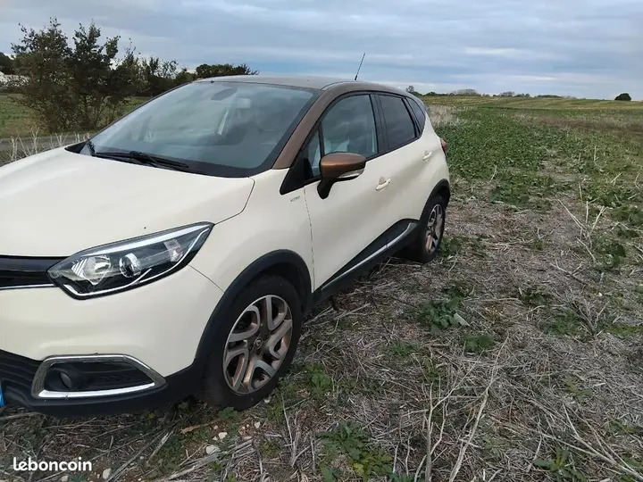 Renault Captur 2015 photo 2