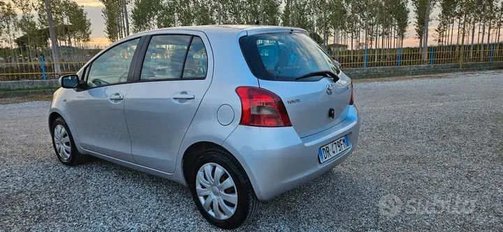 Toyota Yaris 2008 photo 4