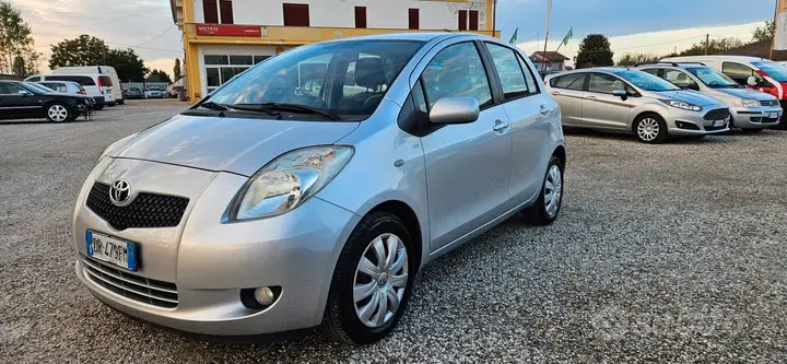 Toyota Yaris 2008 photo 2