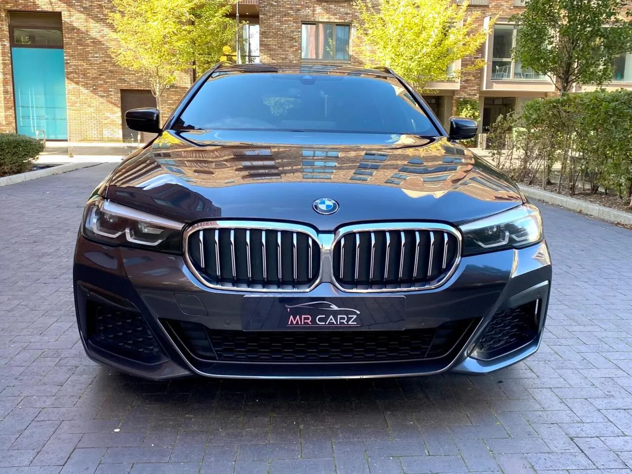 BMW 5 Series 2021 photo 2