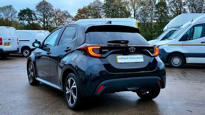 Toyota Yaris 2024 photo 3