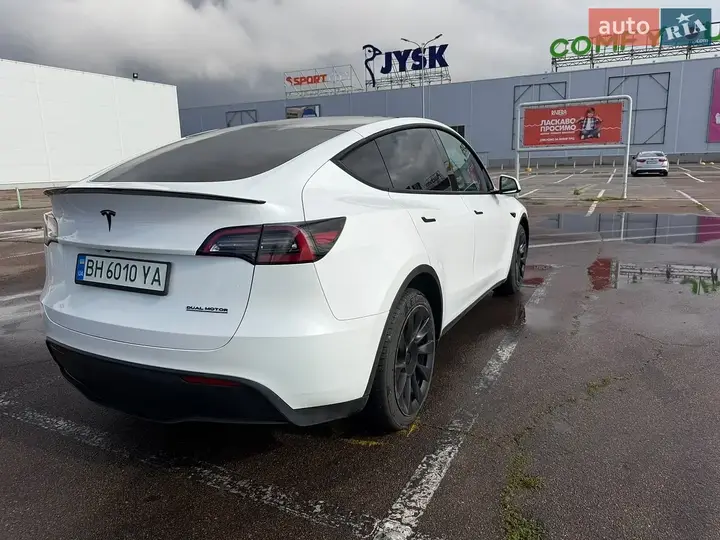 Tesla Model Y 2023 photo 5