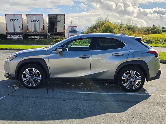 Lexus Ux300E
