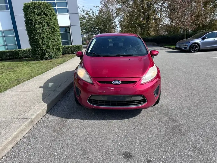 Ford Fiesta 2012 photo 5