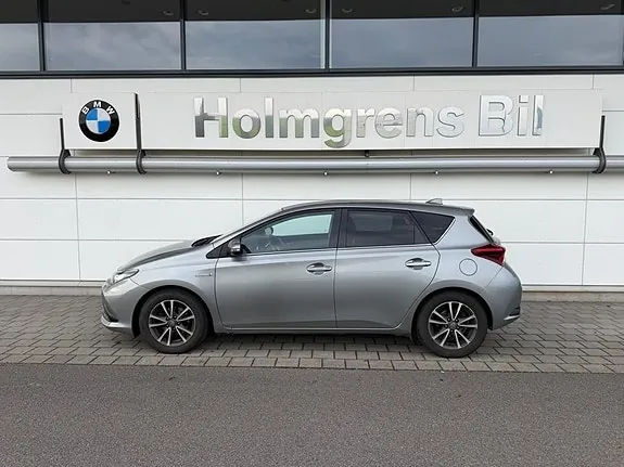Toyota Auris 2015 photo 3