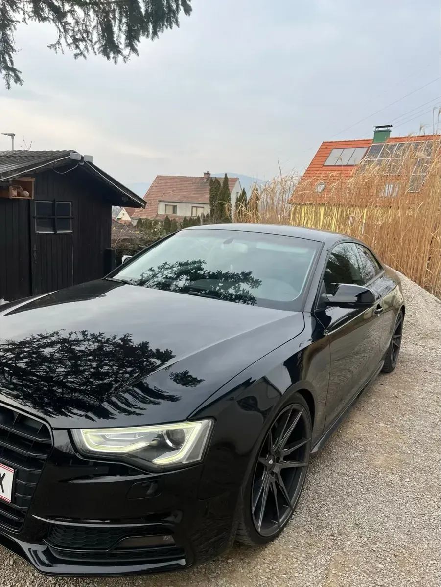 Audi A5 2012 photo 2
