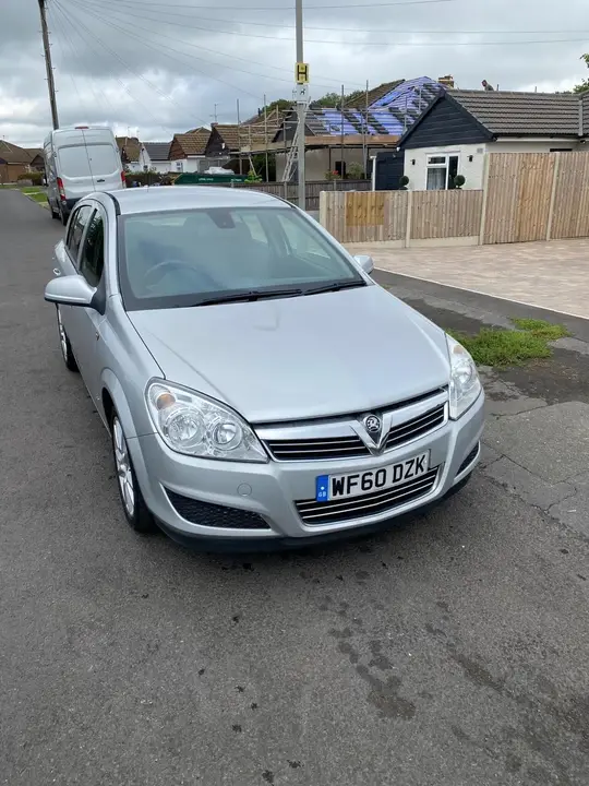 Vauxhall Astra 2010 photo 5