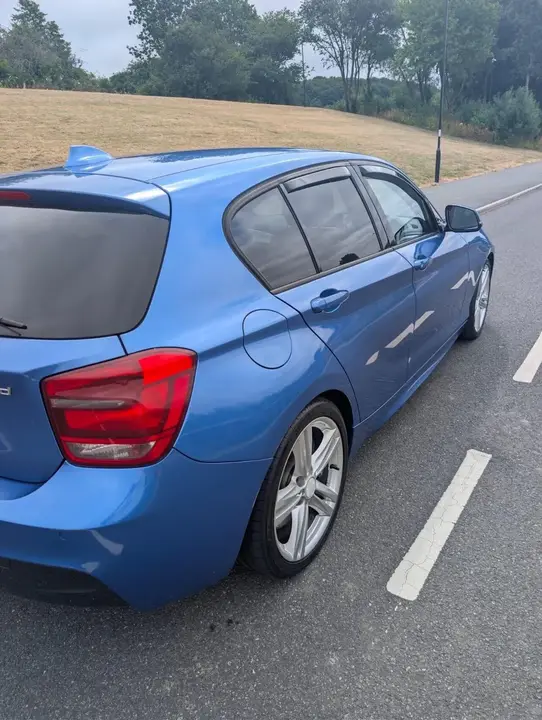 BMW 1 Series 2012 photo 2