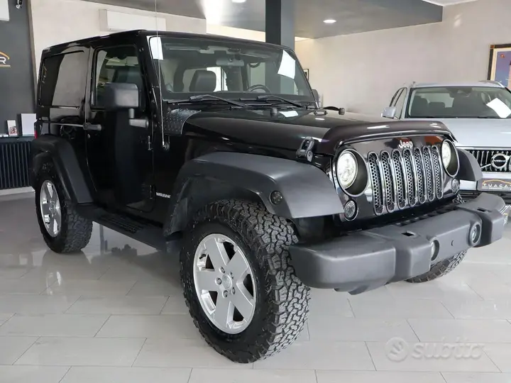 Jeep Wrangler Sahara 2011 photo 3