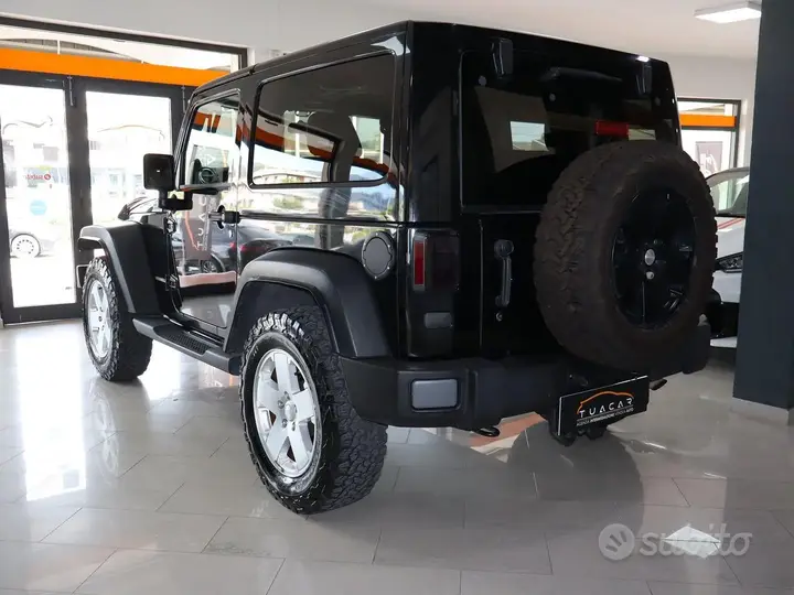 Jeep Wrangler Sahara 2011 photo 4