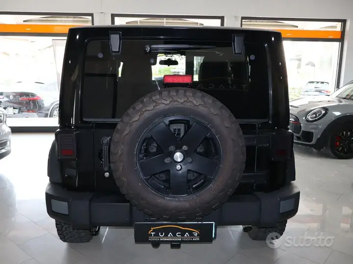 Jeep Wrangler Sahara 2011 photo 5