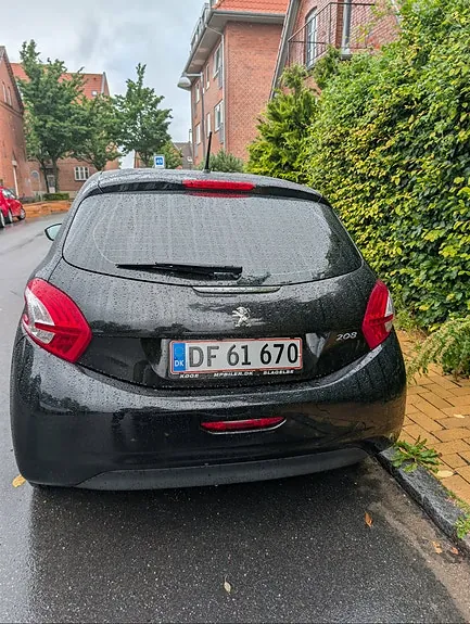 Peugeot 208 2014 photo 4