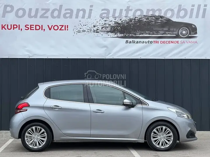 Peugeot 208 2019 photo 4