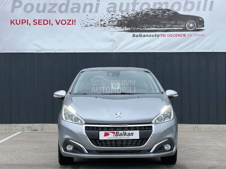 Peugeot 208 2019 photo 2
