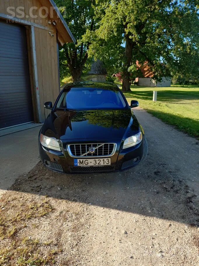 Volvo V70 2009 photo 2