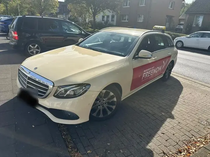 Mercedes-Benz E 200 D
