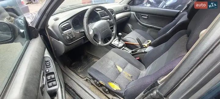 Subaru Legacy 2001 photo 2