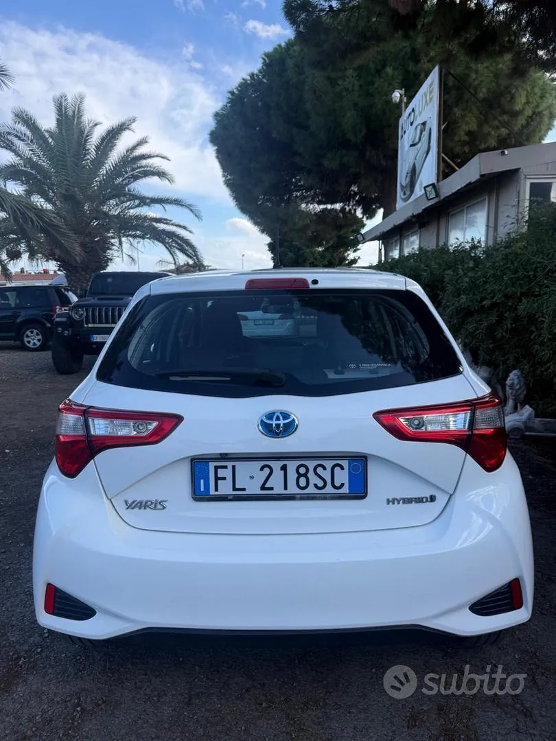 Toyota Yaris 2017 photo 4