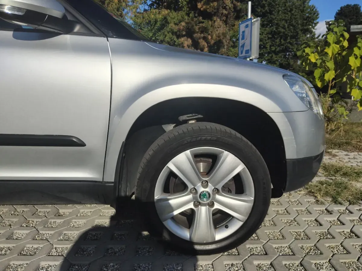 Skoda Yeti 2011 photo 2