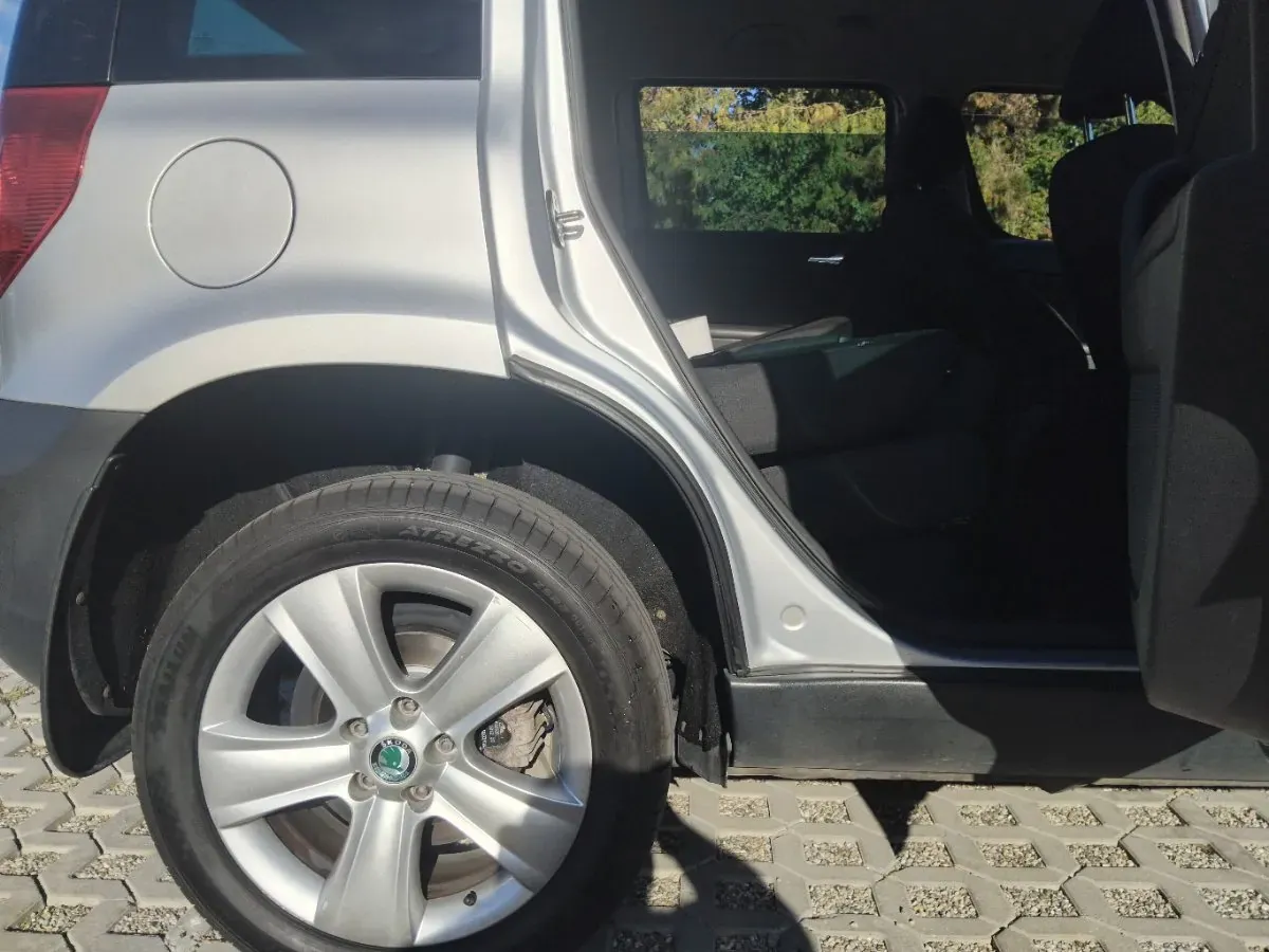 Skoda Yeti 2011 photo 3