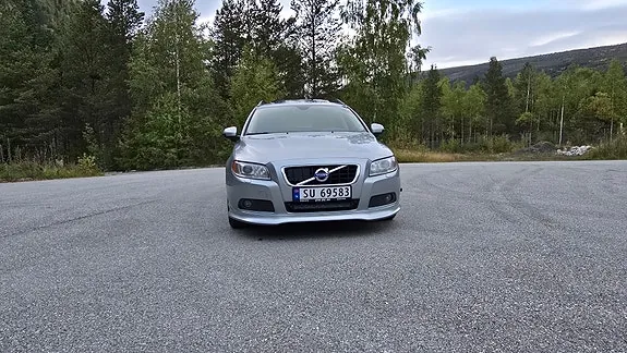 Volvo V70 2008 photo 2