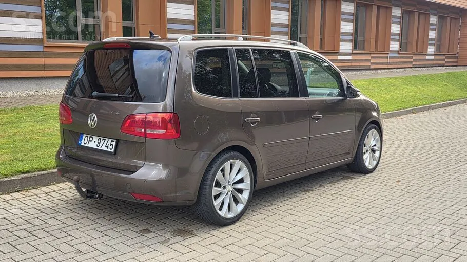 Volkswagen Touran 2010 photo 4