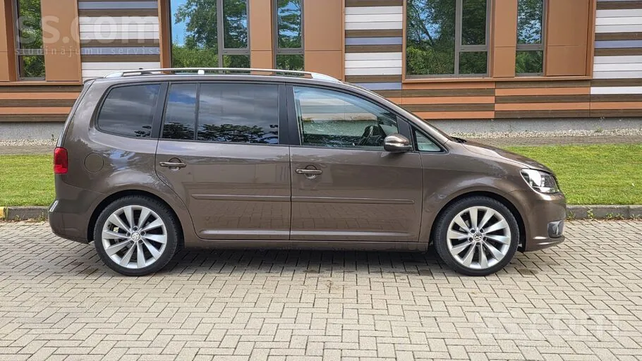 Volkswagen Touran 2010 photo 3