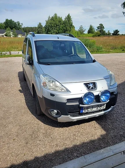 Peugeot Partner Tepee 2009 photo 2