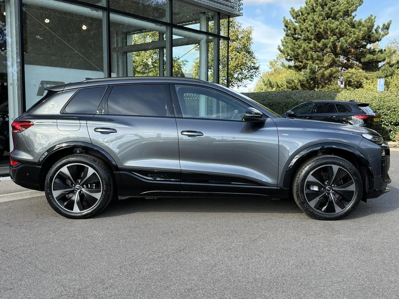 Audi Q6 photo 2