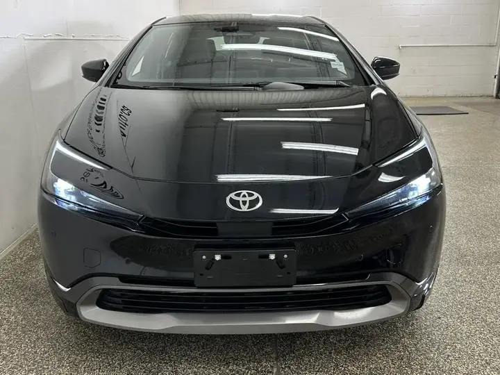 Toyota Prius 2024 photo 2