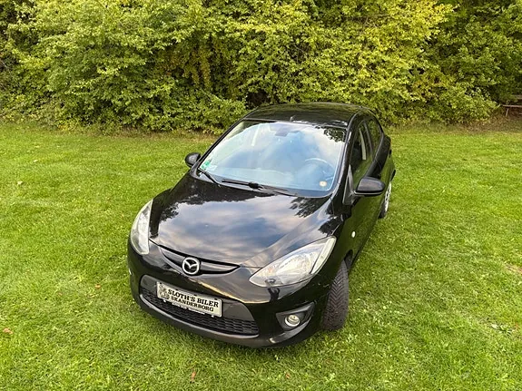 Mazda 2 2008 photo 2