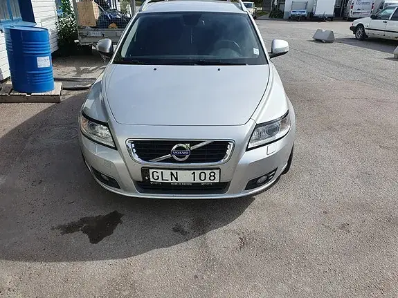 Volvo V50 2012 photo 2