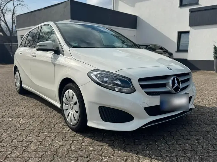 Mercedes-Benz B 200D