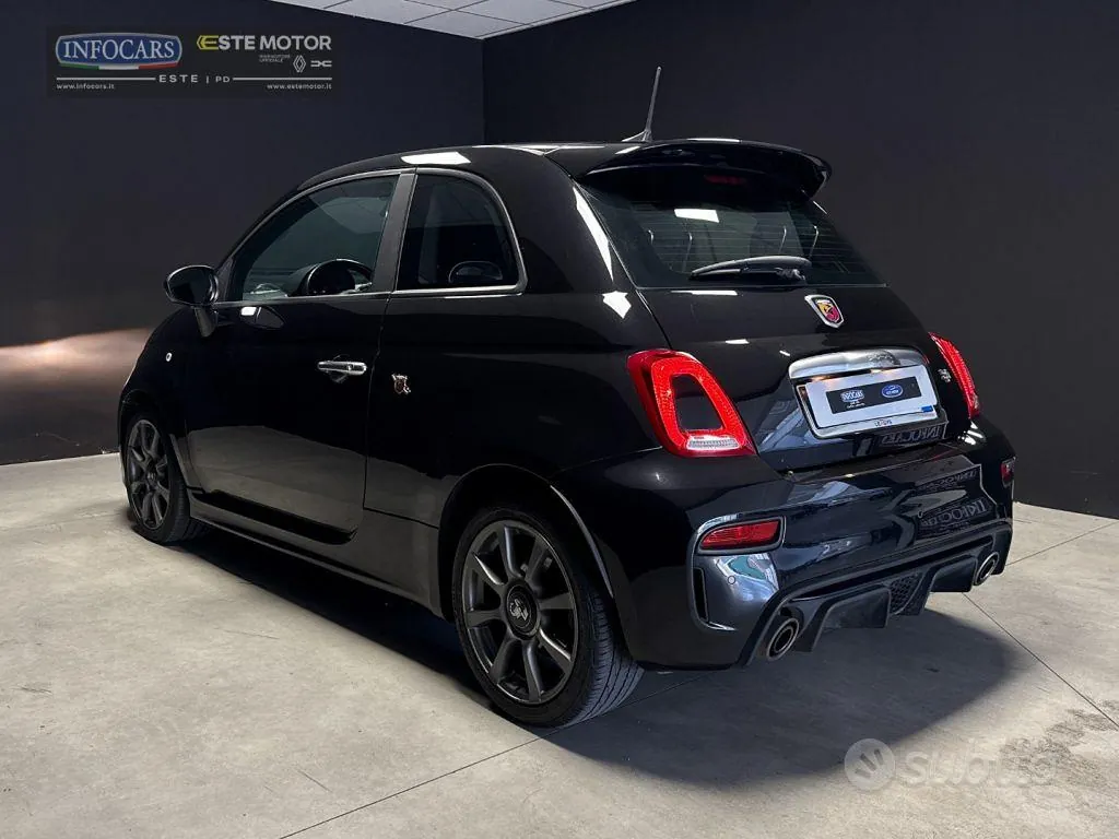 Abarth 595 2023 photo 2