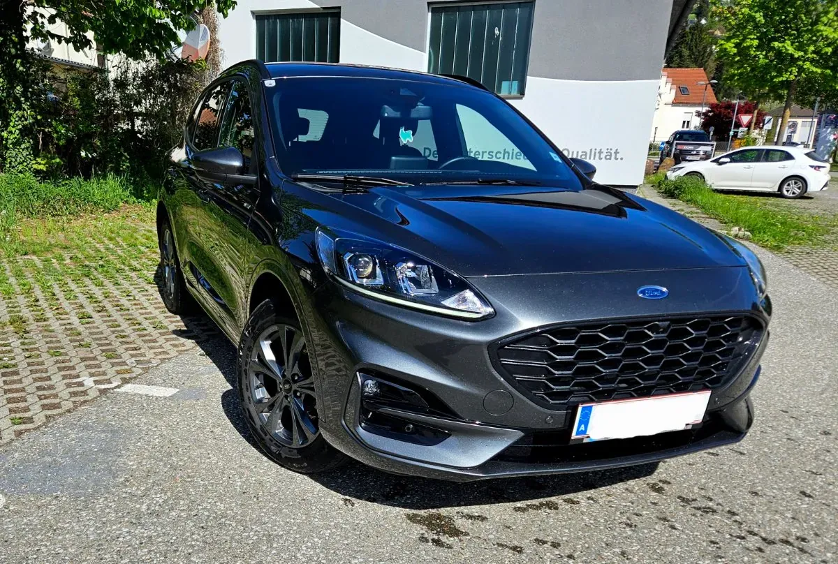 Ford Kuga 2023 photo 2