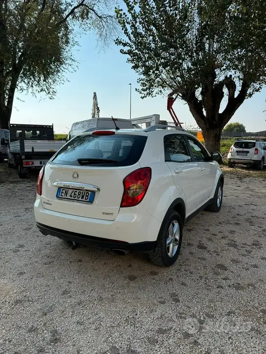 KG Mobility Korando 2012 photo 2