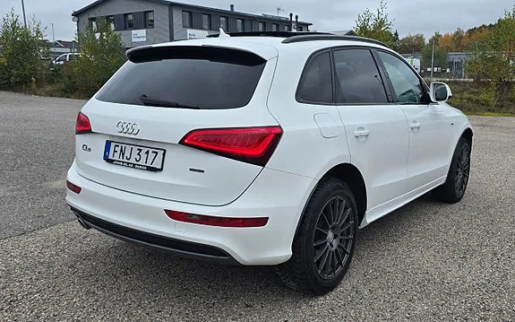 Audi Q5 2015 photo 2