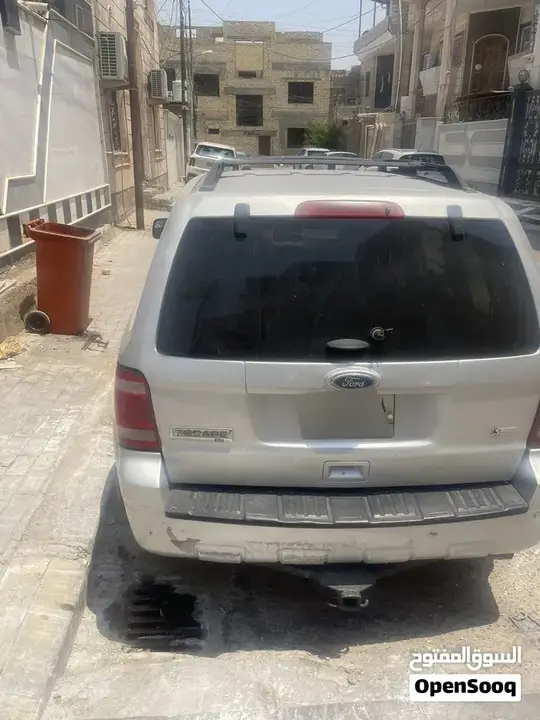 Ford Escape 2011 photo 2
