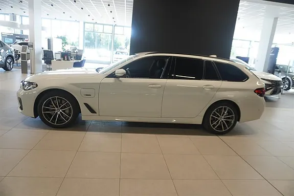 BMW 530E 2024 photo 3