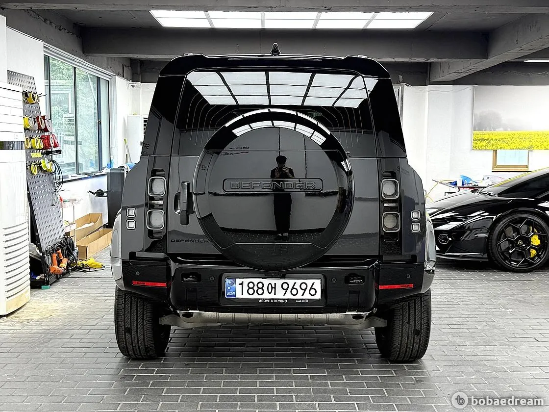 Land Rover Defender 2024 photo 3