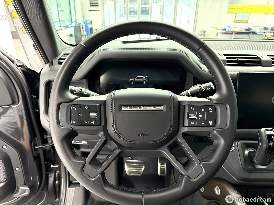 Land Rover Defender 2024 photo 4